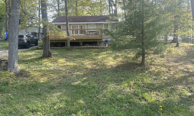 Paris Cottage | Cozy Chippewa Lake Cottage With Shared Lake Access