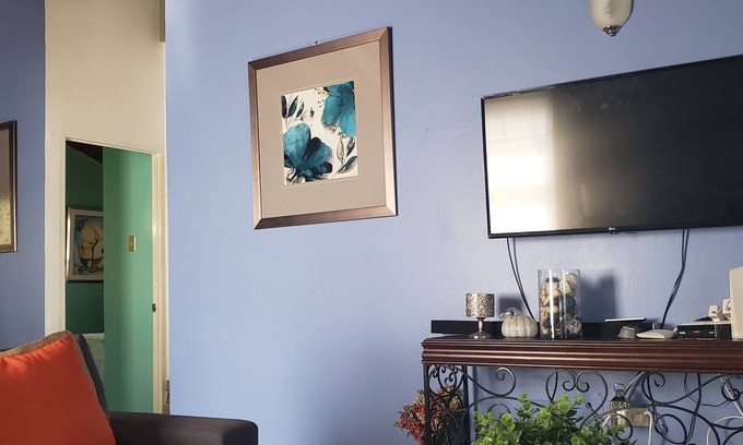 Montego Bay House | Cozy city home