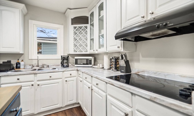 Greenville House | Cozy City Living Greenville - Easy Downtown Access