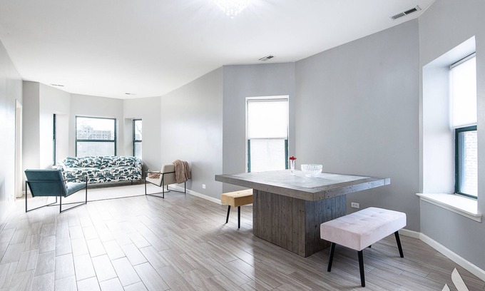 Chicago Apartment | Cozy Cityside Apartment with Office