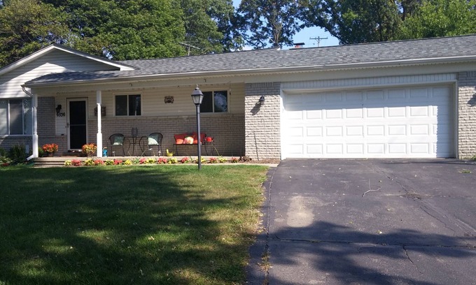 Clarkston House | Cozy Clarkston Ranch with Room for 10, 5 bedrooms/beds
