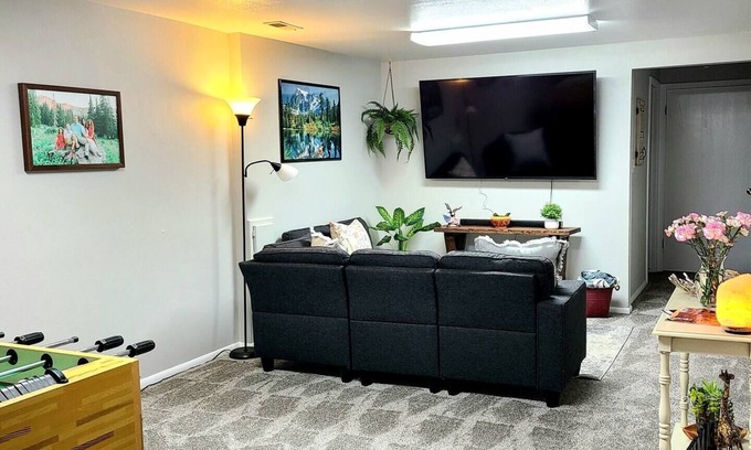 Orchard South House | Cozy & Clean basement apartment 🏡