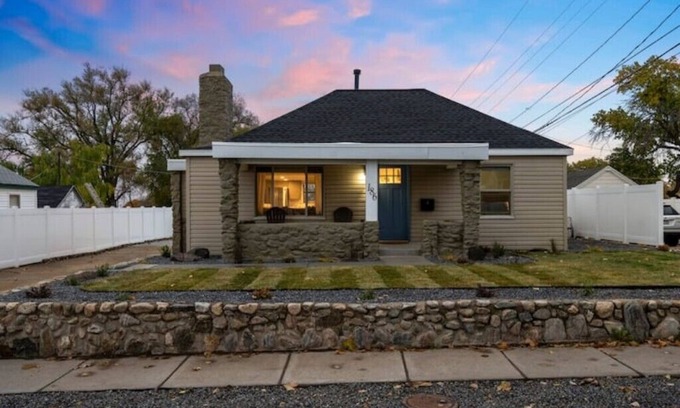 Clearfield House | Cozy Clearfield Cottage -Private yard w/ hot tub