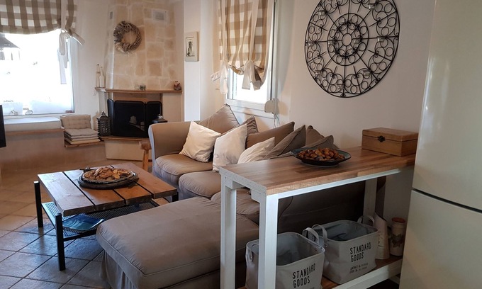 Nea Potidaia House | Cozy Cliff Vacation House with private garden