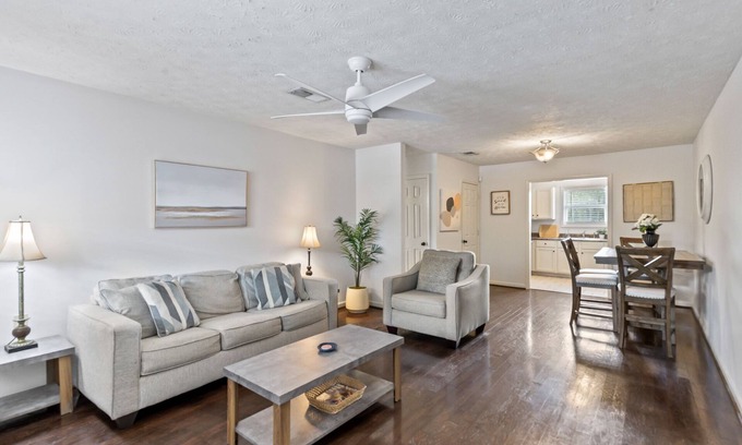 Auburn Apartment | Cozy & Close to Campus!