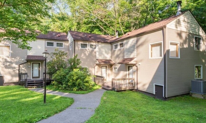 East Stroudsburg Condo | Cozy Club Wyndham Resort at Shawnee Village, 2 Bedroom Villa
