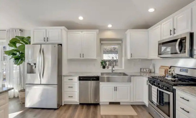 Mead House | Cozy CO Getaway-Hot Tub, Pool Table, Spacious!