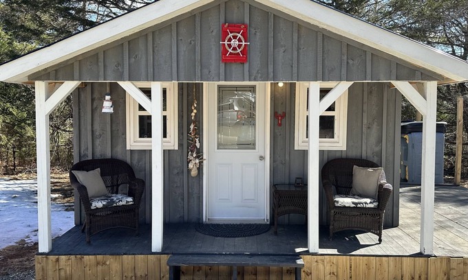 St. Stephen Cabin | Cozy Coastal Cabin w/Hot Tub