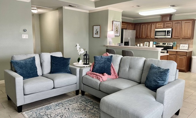 South Side House | Cozy Coastal Cottage that is 15-minute drive to the beach!