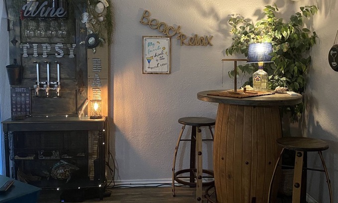 Rockport Cottage | Cozy Coastal Cottage in Holiday Beach only minutes from everything