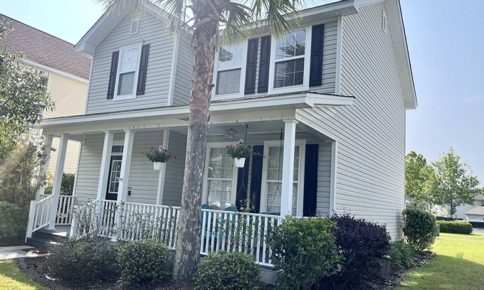Bluffton House | Cozy coastal pet friendly home located in downtown Bluffton!