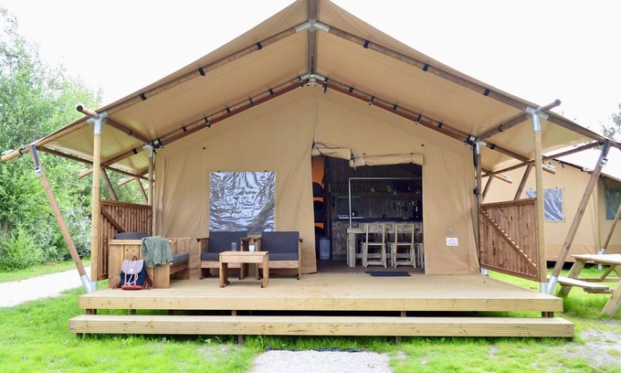 's-Gravenzande House | Cozy Coastal Tent Stay