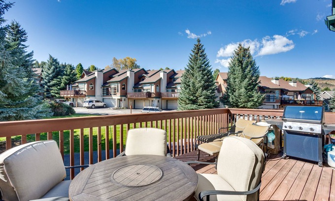 Edwards House | Cozy Colorado Retreat w/Deck, Grill & Pool Access