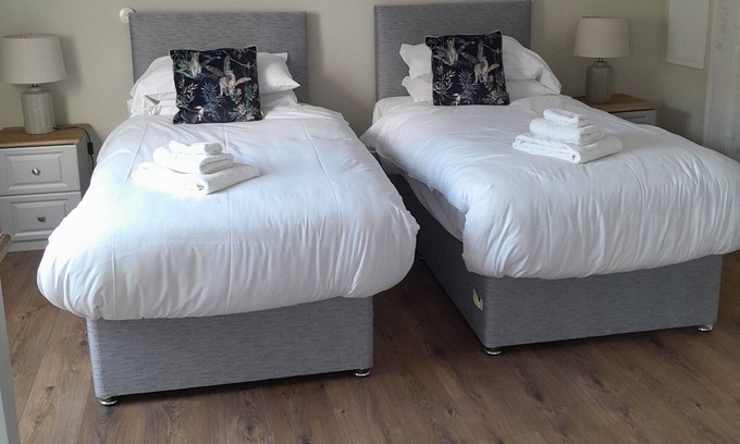 Roundwood Cottage | Cozy, comfortable cottage on an alpaca farm