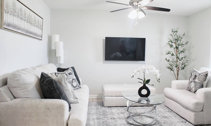 Lake Charles House | Cozy Comfort Central Stay - Casinos and Golfs Nearby