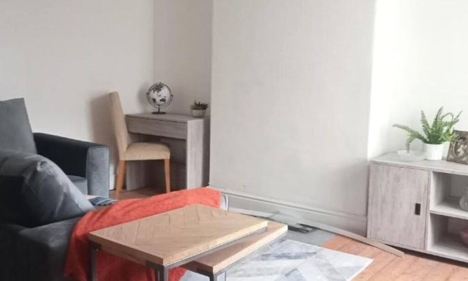 Warrington Apartment | Cozy Comfort & Modern Amenities at Planet 9, Warrington