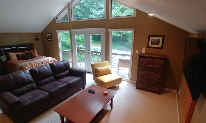 Andersonville House | Cozy Comfort on Norris Lake - Tritoon/JetSki rental available - dock for free!