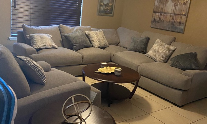 North San Antonio - SAT House | Cozy Comfortable Living- Major highways and attractions near by
