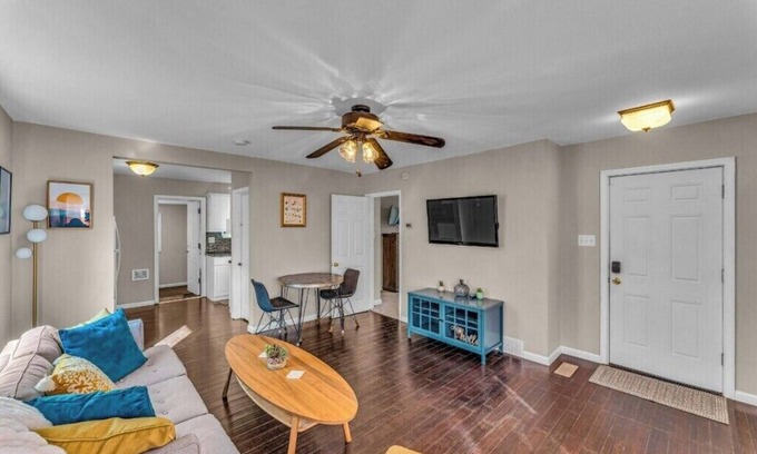 Greater Auburndale House | Cozy Comfortable Single Home Located Near Topeka's Hospitalsn