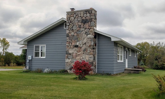 Traverse City House | COZY COMFORTABLE HOME - GREAT LOCATION TO ENJOY TRAVERSE CITY AREA