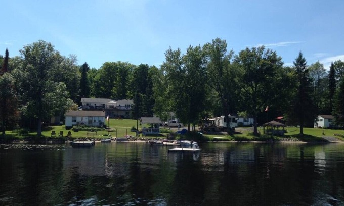 Unorganized Centre Parry Sound Cottage | COZY COMMANDA LAKE COTTAGES