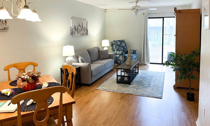 Gainesville Condo | Cozy Condo ~ 5 Mi to University of Florida!