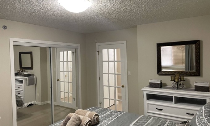 North Central Edmonton Condo | Cozy Condo close to LRT, Stadium and Expo Center.