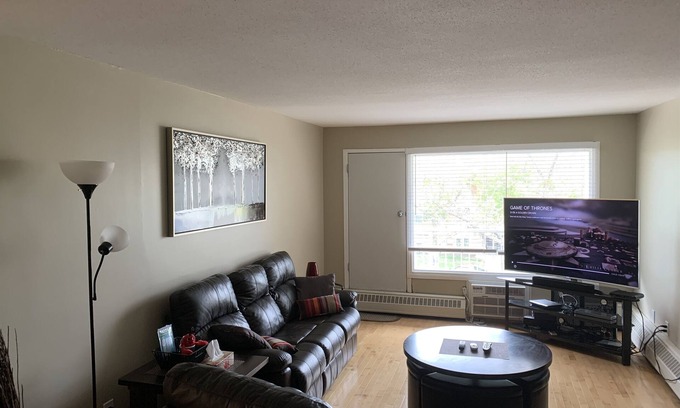 Regina Condo | Cozy condo, close to Northgate mall and Ring road Top Floor.