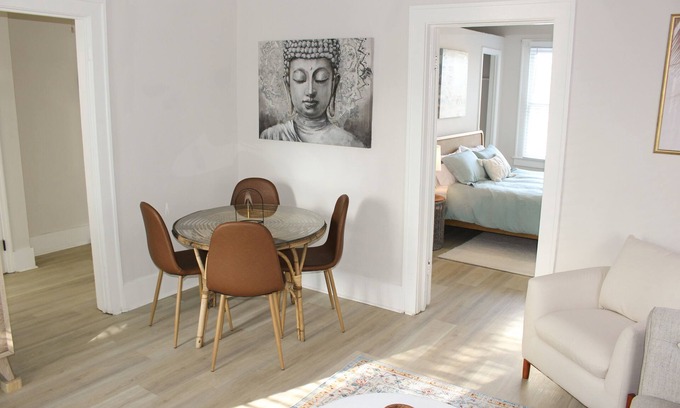 Metropolitan Condo | Cozy Condo in Downtown! Starland District!