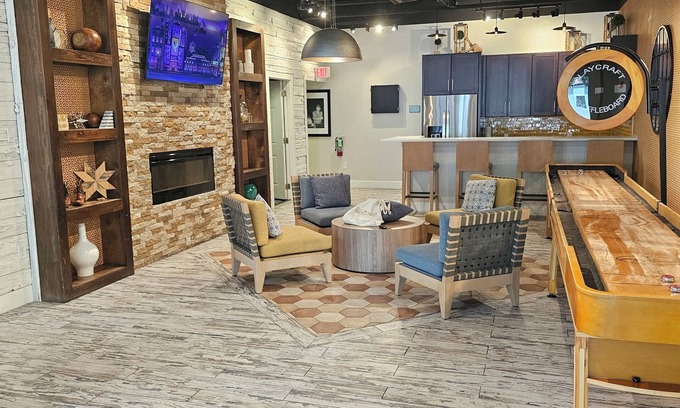 Las Colinas Condo | Cozy condo in lovely Irving with AC, WiFi, fitness room