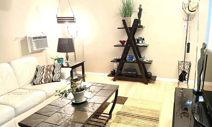 Saskatoon Downtown Condo | Cozy Condo in the heart of YXE
