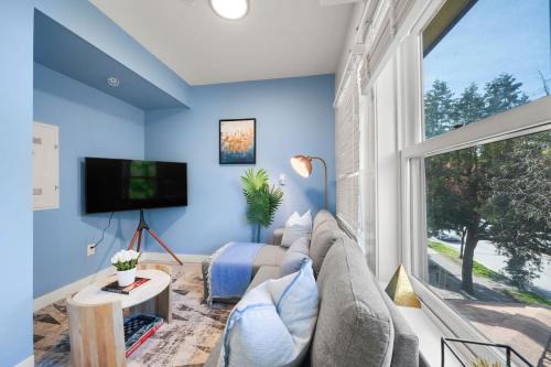 West End Apartment | Cozy Condo in Trendy West End DT with Free Parking