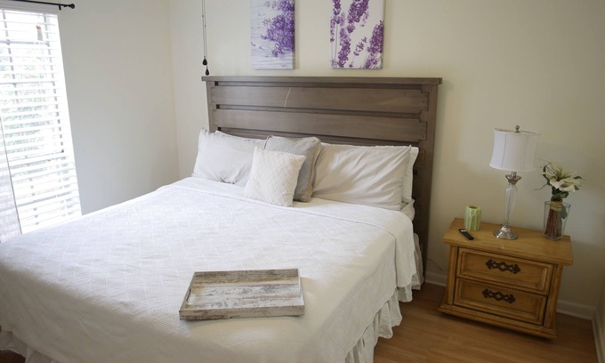 Atlanta Condo | Cozy Condo near Buckhead and Mercedes Benz Stadium w/Free Parking