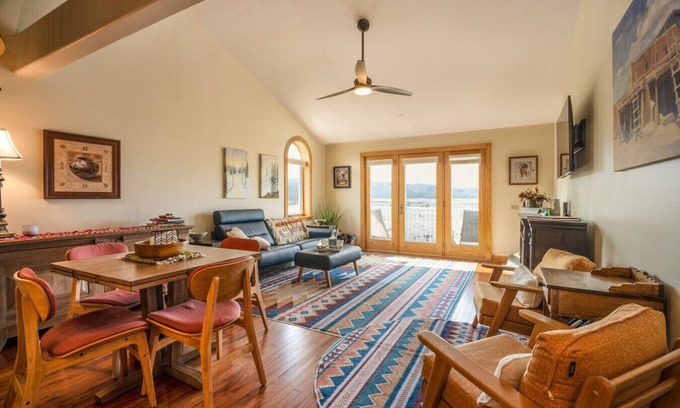 Angel Fire Condo | Cozy Condo near Ski Lifts and Trails with Beautiful Views of Wheeler Peak and Mt. Baldy