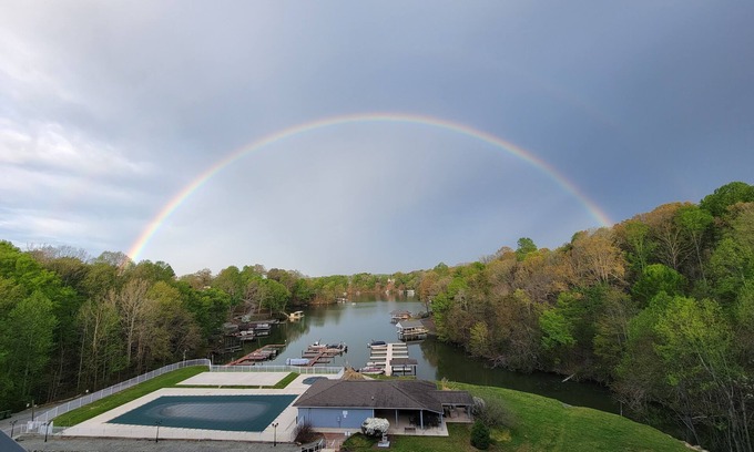 North Shore Condo | Cozy condo on Smith Mountain Lake