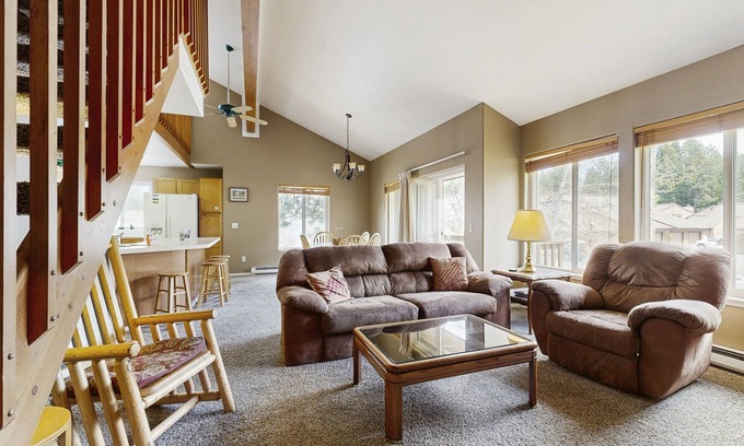 McCall Condo | Cozy condo w/a wood stove, shared hot tub, pools, & tennis - close to downtown