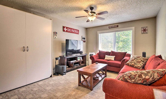 Londonderry Condo | Cozy Condo w/Magic Mountain Ski-In Access!