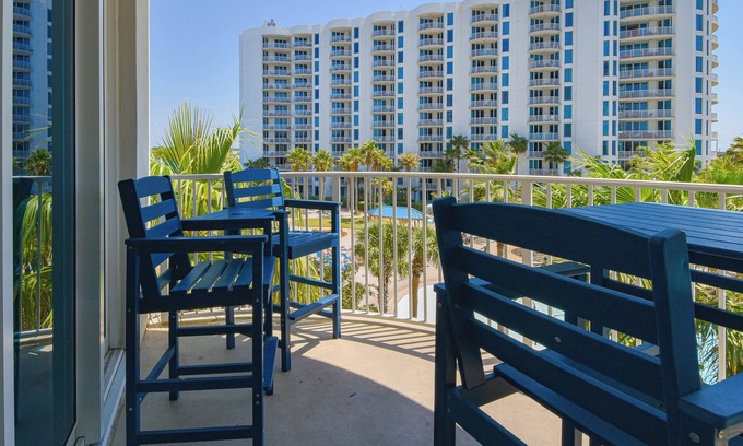 Indian Bayou Condo | Cozy Condo w/Seasonal Beach Shuttle at The Palms of Destin! 🌴🐬🌅