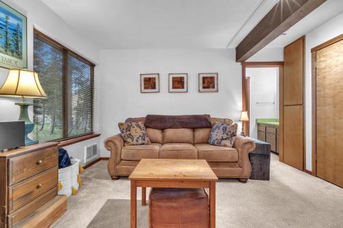 Bear Valley Apartment | Cozy Condo with Fireplace - Tamarack 3