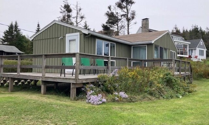 Pemaquid Point Cottage | Cozy Contemporary Cottage with Open Ocean Views
