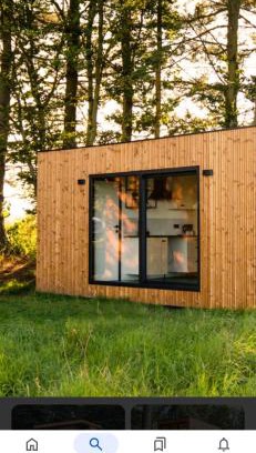 St Hilary House | Cozy & Contemporary Lodge by the woods