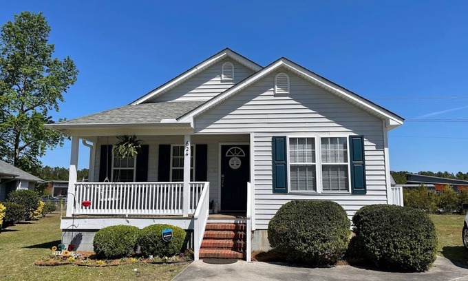 Wilmington House | Cozy & Conveniently located to explore Wilmington.
