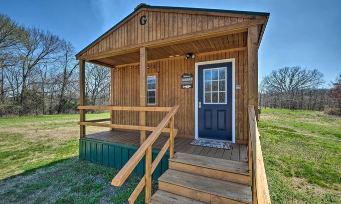 Cookson Cabin | Cozy Cookson Cabin w/Fire Pit: 1 Mi to Lake!