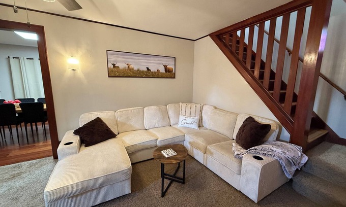 Salina Cottage | Cozy Corner Cottage - 4 Bed/2 BathnNo Cleaning Fee!