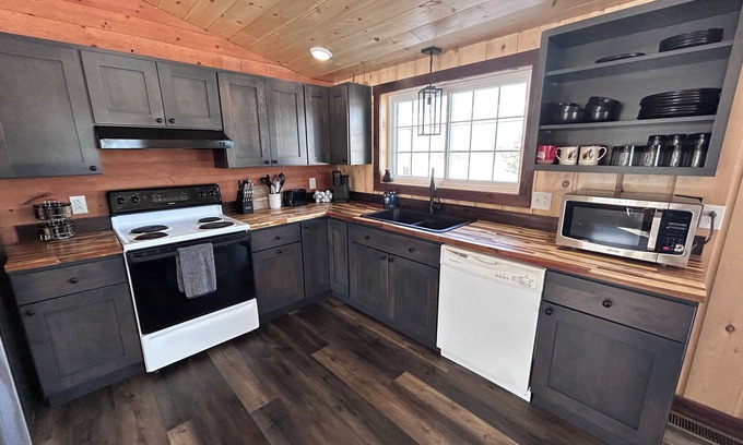 Mohawk Hill House | Cozy Corner in the Countryside!