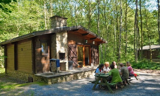 Grandham Ski Chalet | Cozy Cottage in Belgium's Scenic Countryside