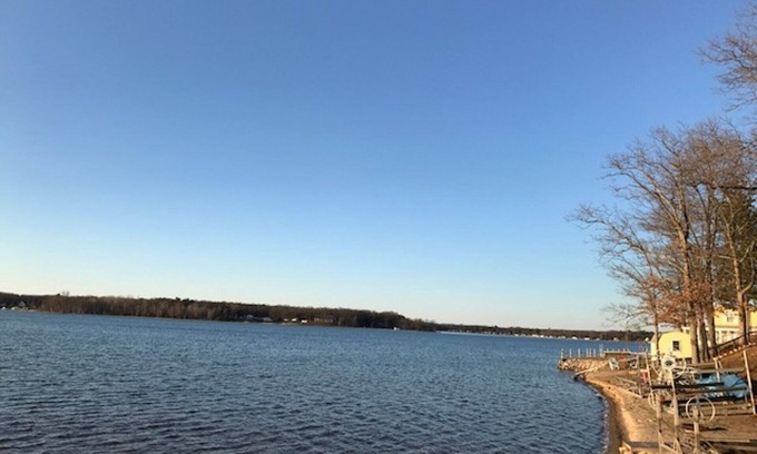 Baldwin Cottage | Cozy Cottage -2-Bedroom- on Amazing 910 Acre Big Star Lake!