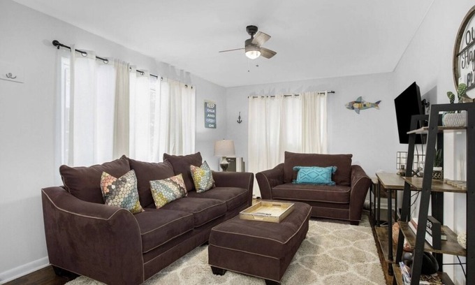 Riverside House | Cozy Cottage-2 miles to the beach