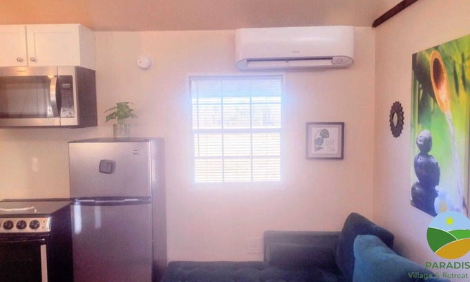 Metter Cottage | "Cozy Cottage an hour from Savannah, GA