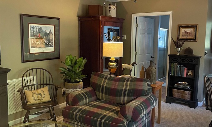 Waynesboro Cottage | Cozy Cottage at Frogmorton
